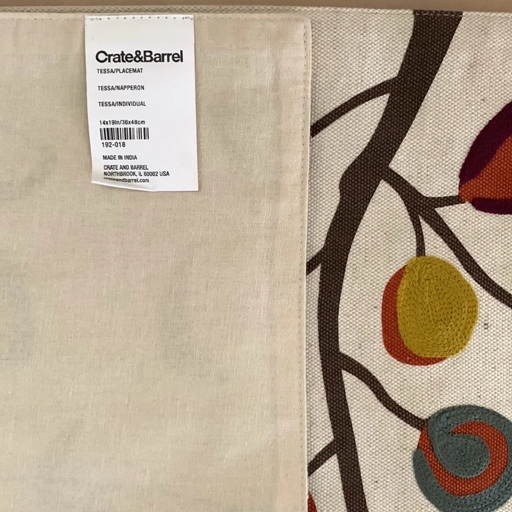 🍇 Crate and Barrel “Tessa” placemats New never use
